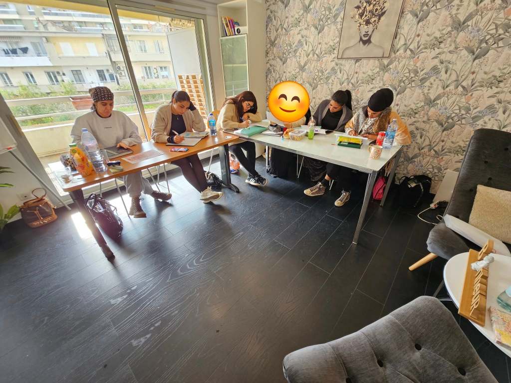 🌟 Nouvelle Formation en Psychanalyse – Février 2025 🌟

Une nouvelle session de notre formation en psychanalyse a débuté en février, dans une ambiance chaleureuse et conviviale ! 📚✨ Entre théorie et pratique, nous explorons ensemble les mystères de l’inconscient… avec beaucoup de bonne humeur !

Cette session est 100% féminine, mais les hommes sont aussi les bienvenus pour les prochaines ! 😉

Envie de rejoindre cette belle aventure humaine et intellectuelle ? Contactez-moi au 📞 0751246233.